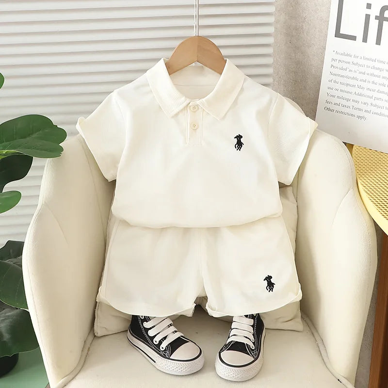 Unicolor Classic Outfit