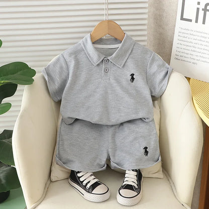 Unicolor Classic Outfit