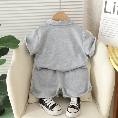 Unicolor Classic Outfit